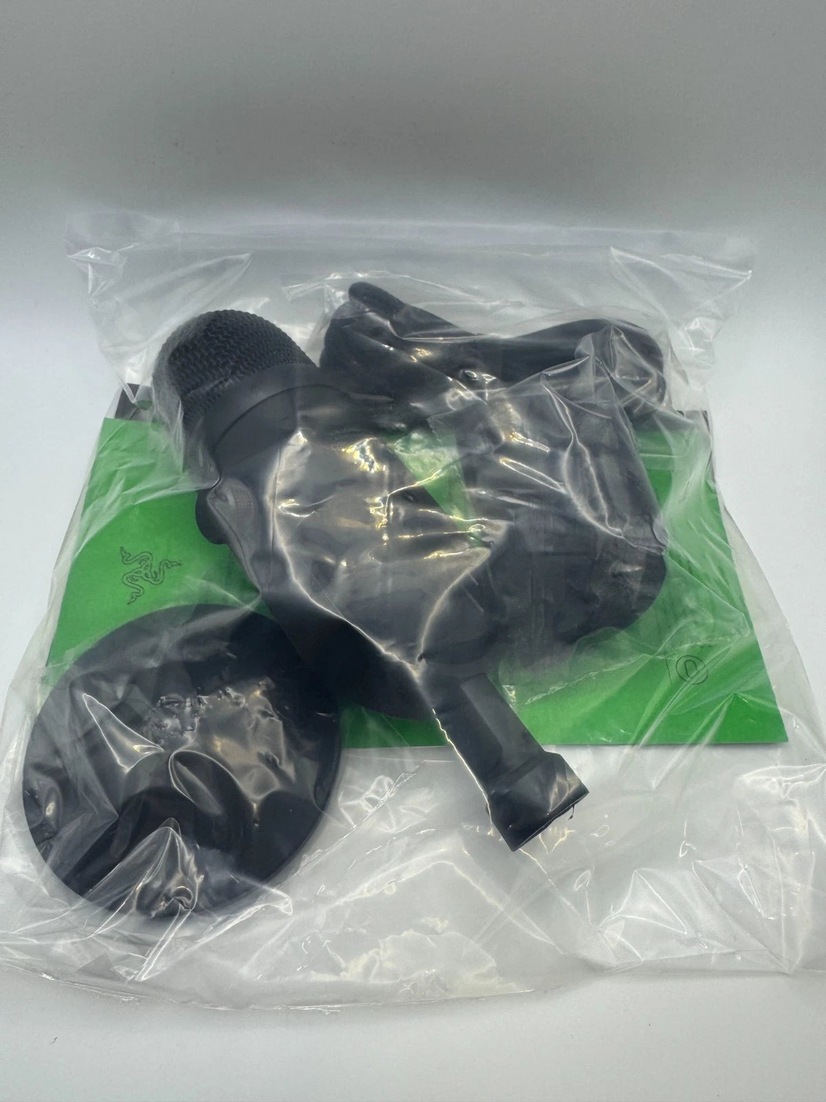 Razer Seiren V2 Pro USB Dynamic Microphone – Streaming, Gaming & Podcasting (PC)